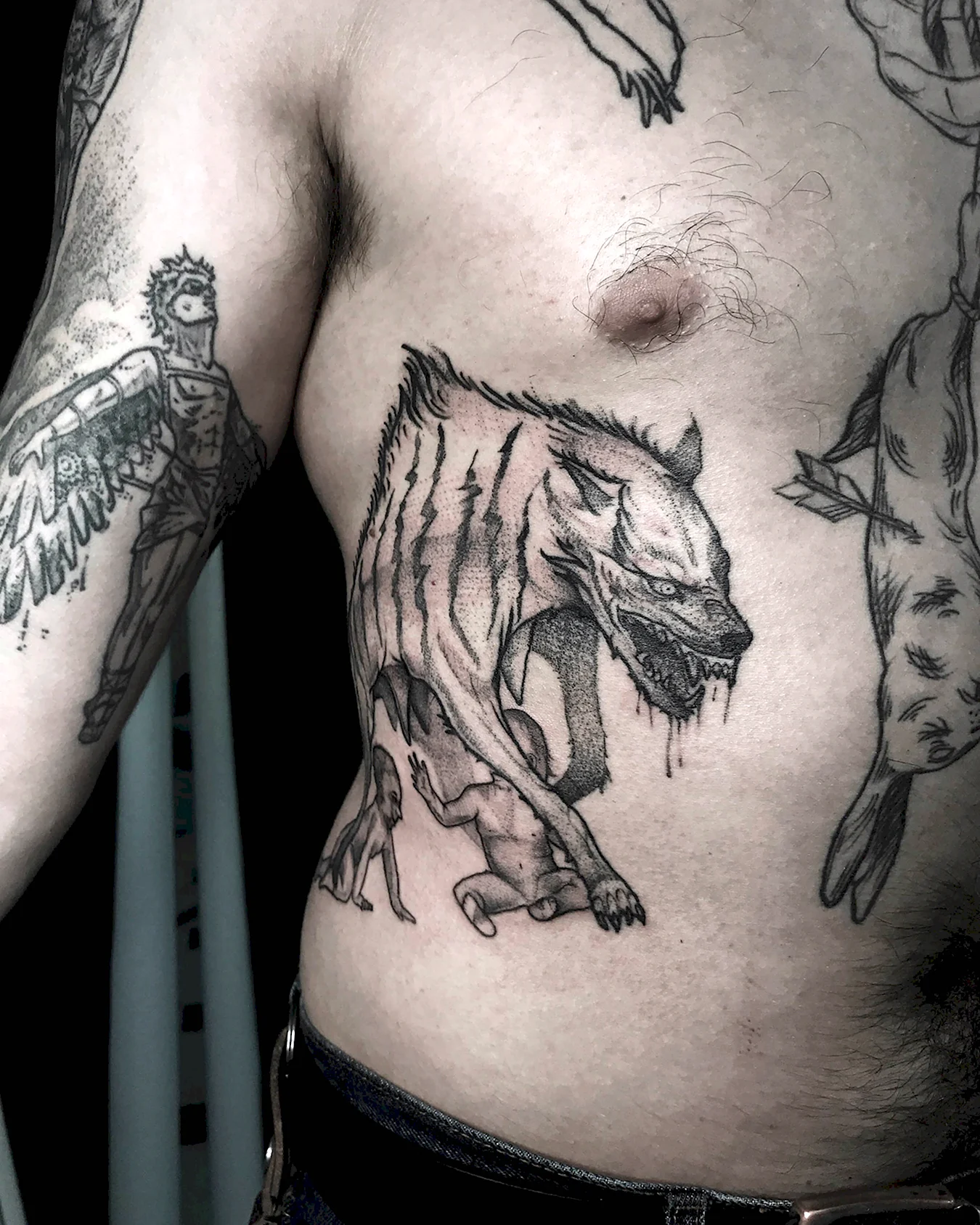Татуировки на боку мужские