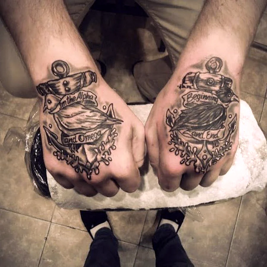 Татуировки на кулаке