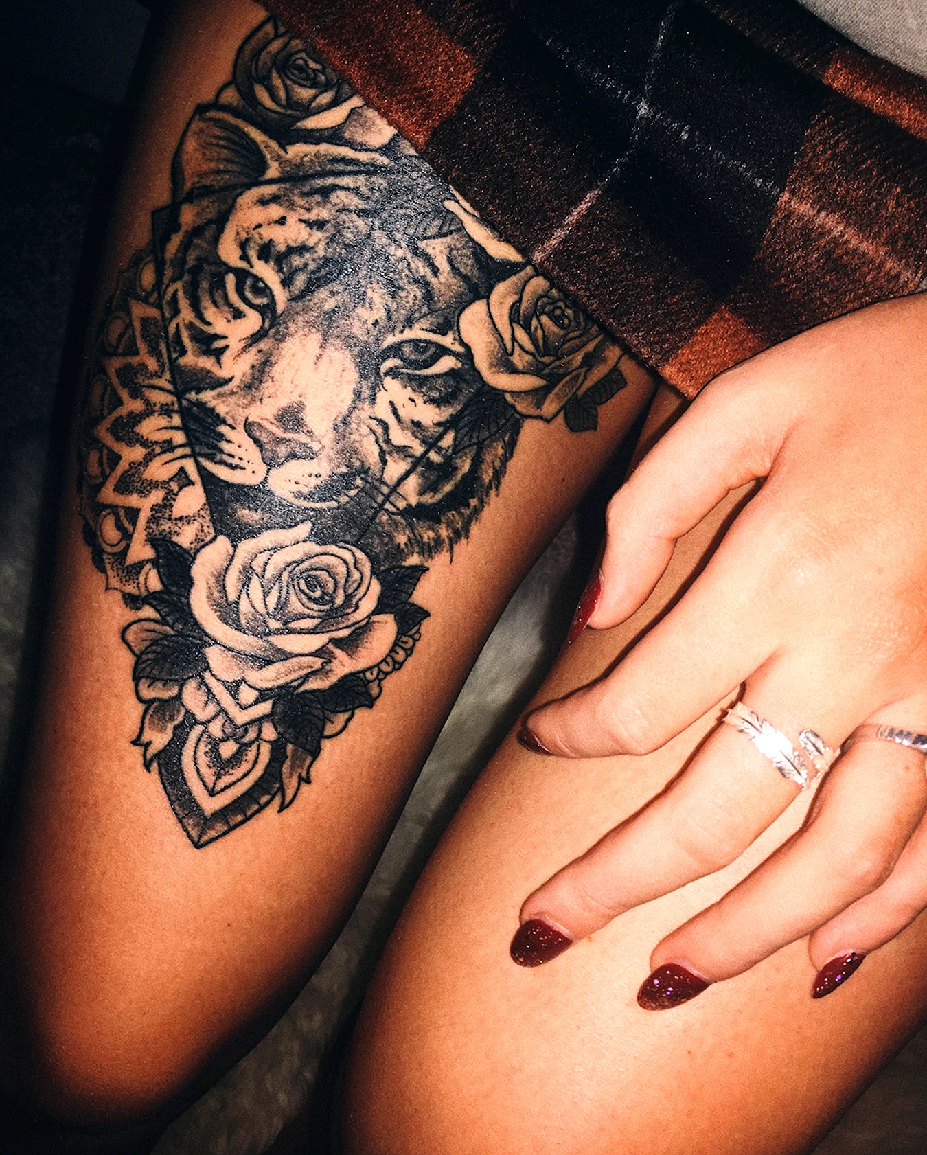 Татуировки на ляшках женские