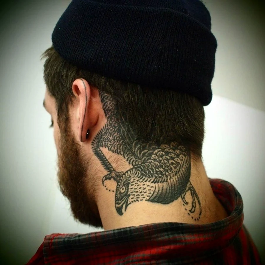 Татуировки на шее