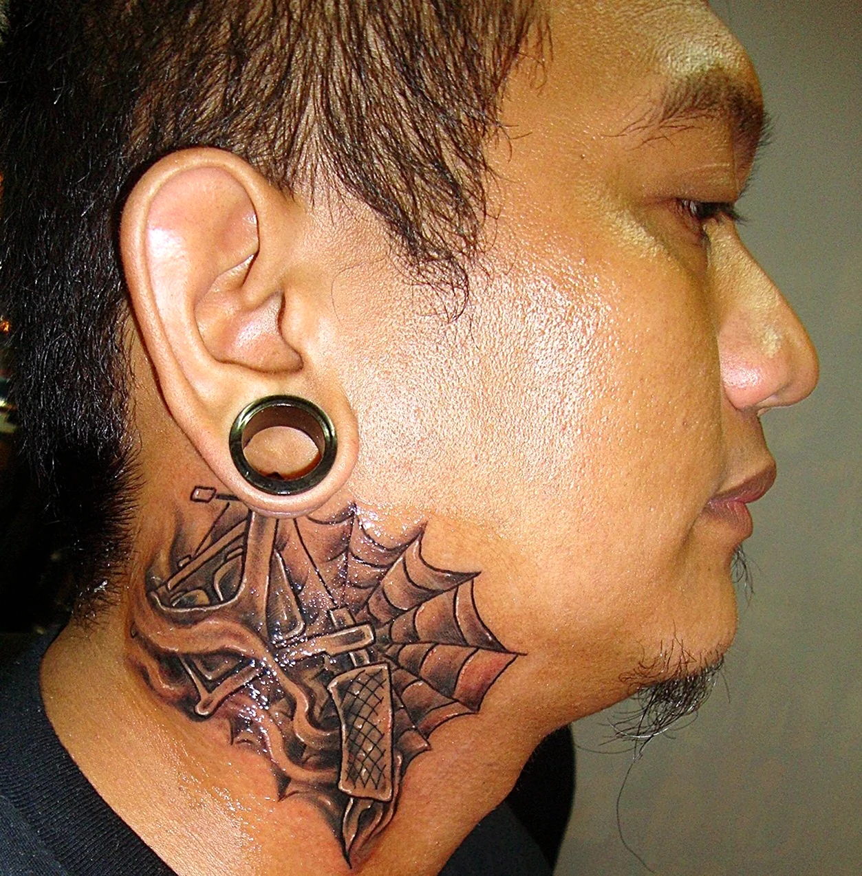 Татуировки на шее для мужчин