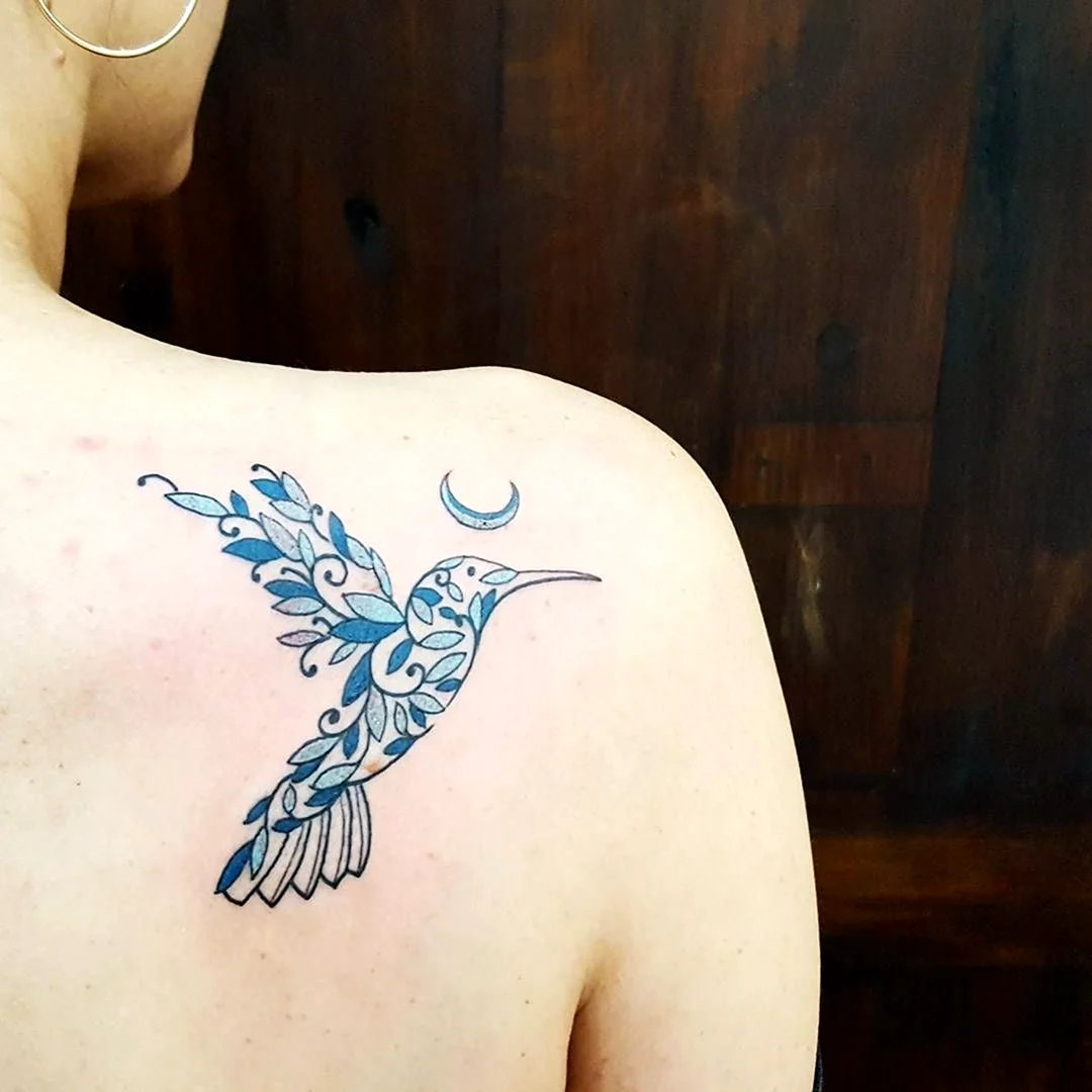 Татуировки птиц для девушек геометрические