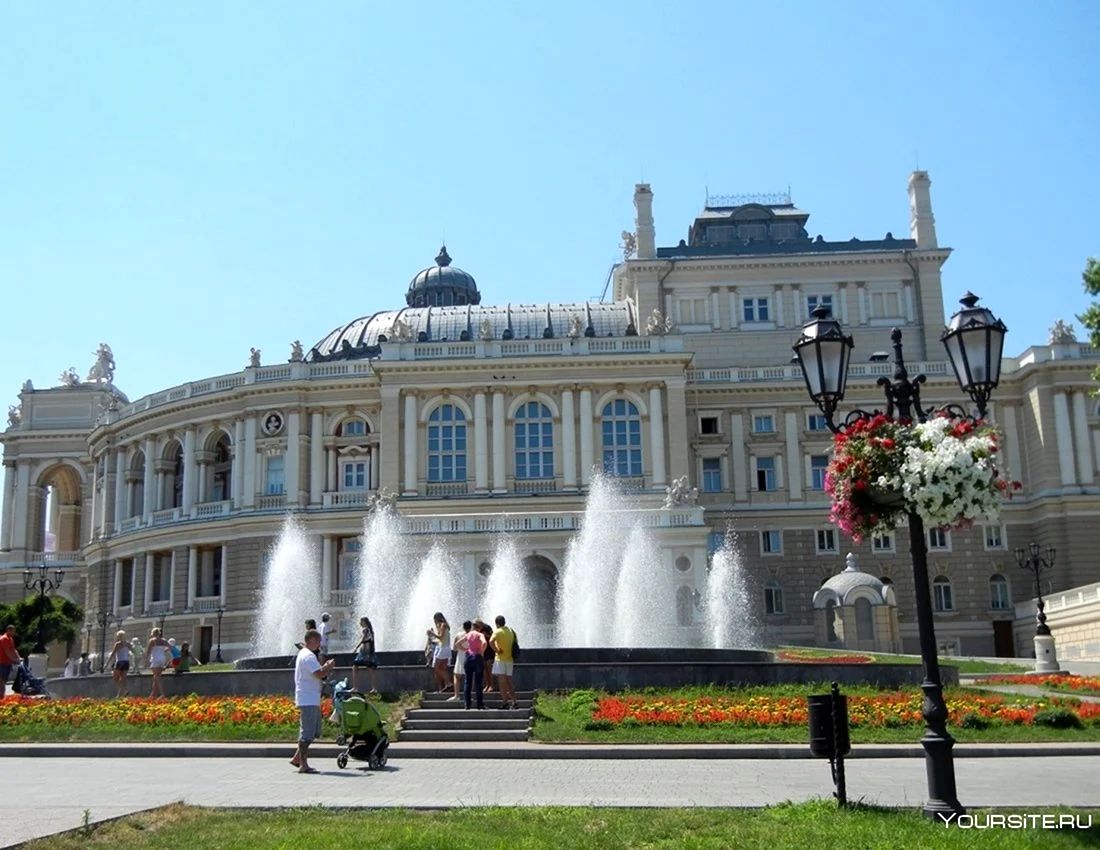 Театральная площадь Одесса