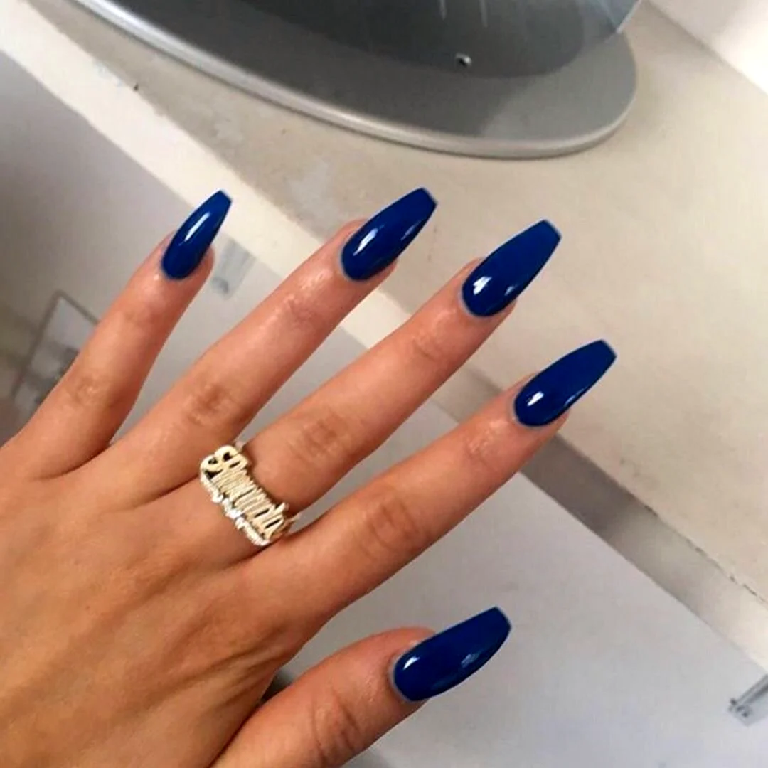 Темно синие длинные ногти