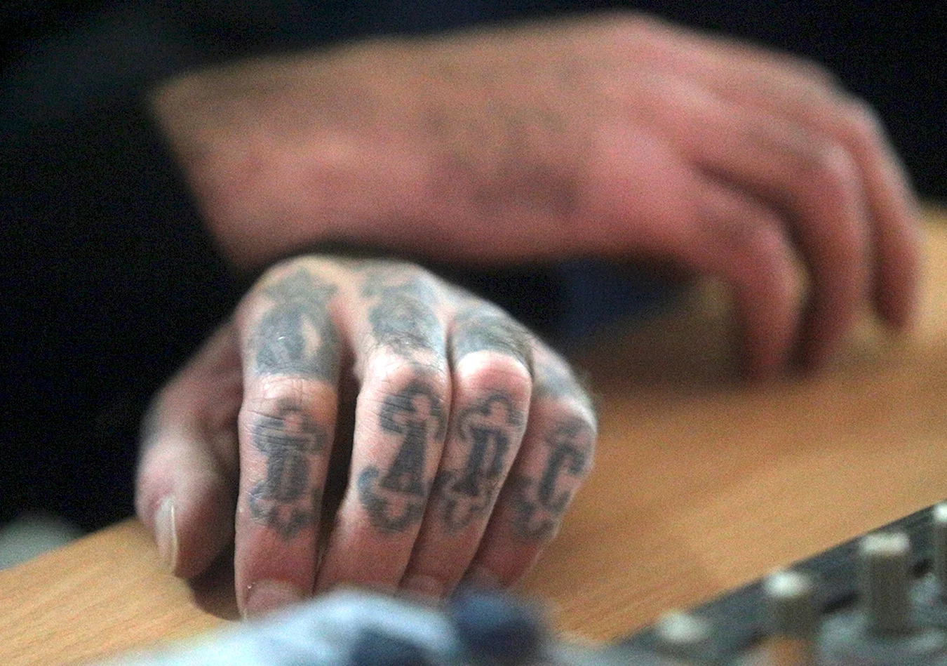 Тюремные Татуировки на пальцах