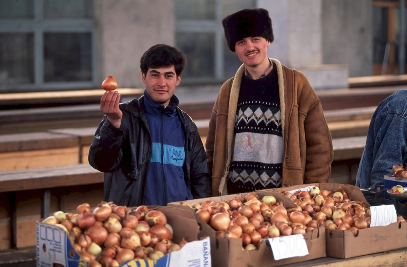 Центральный рынок в Иркутске в 90-х