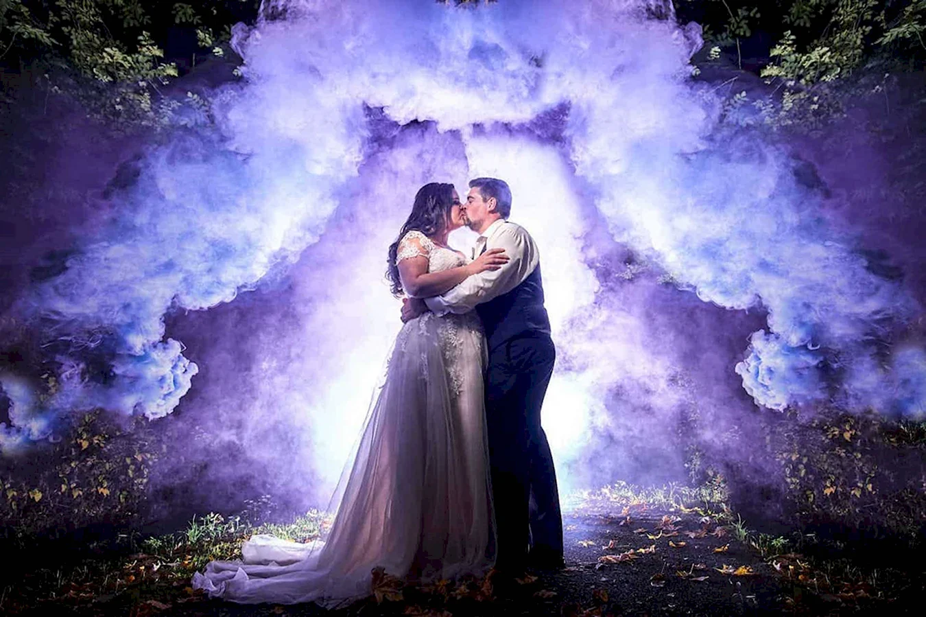 Цветной дым для фотосессии свадьбы