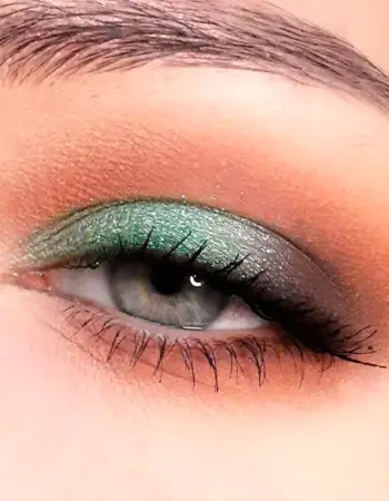 Цветной макияж для зеленых глаз