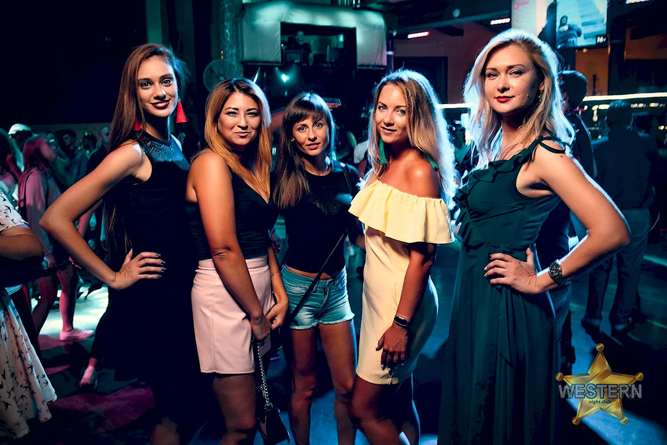 Украинские девушки в клубе