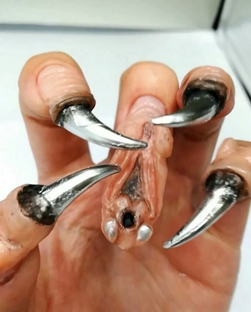 Ужасные нарощенные ногти