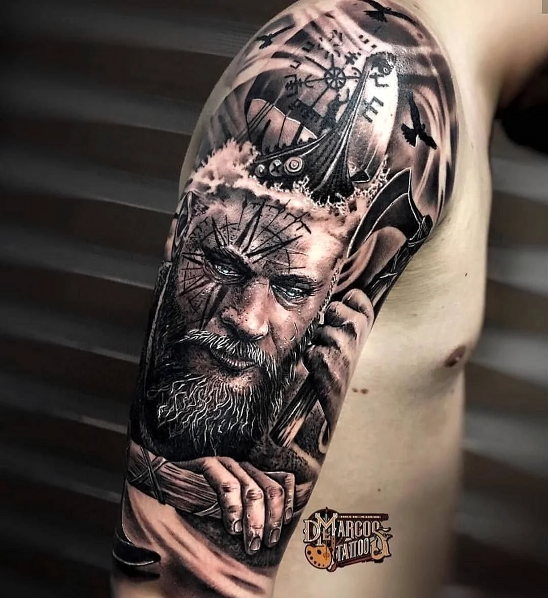 Викинг Рагнар тату с викингами на плечи