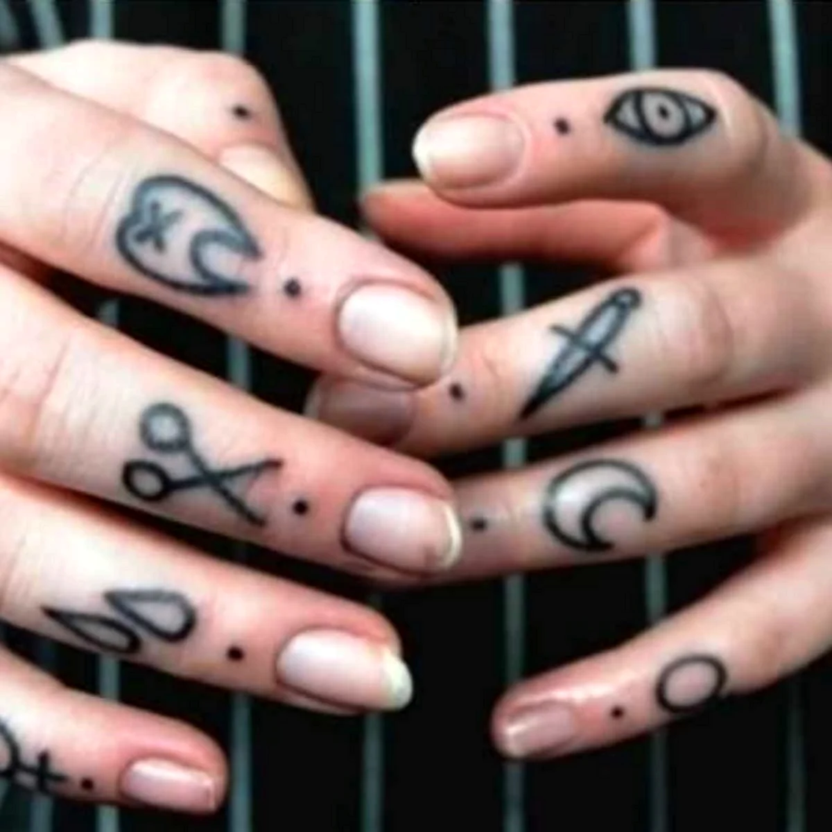 Зажившие Татуировки на пальцах