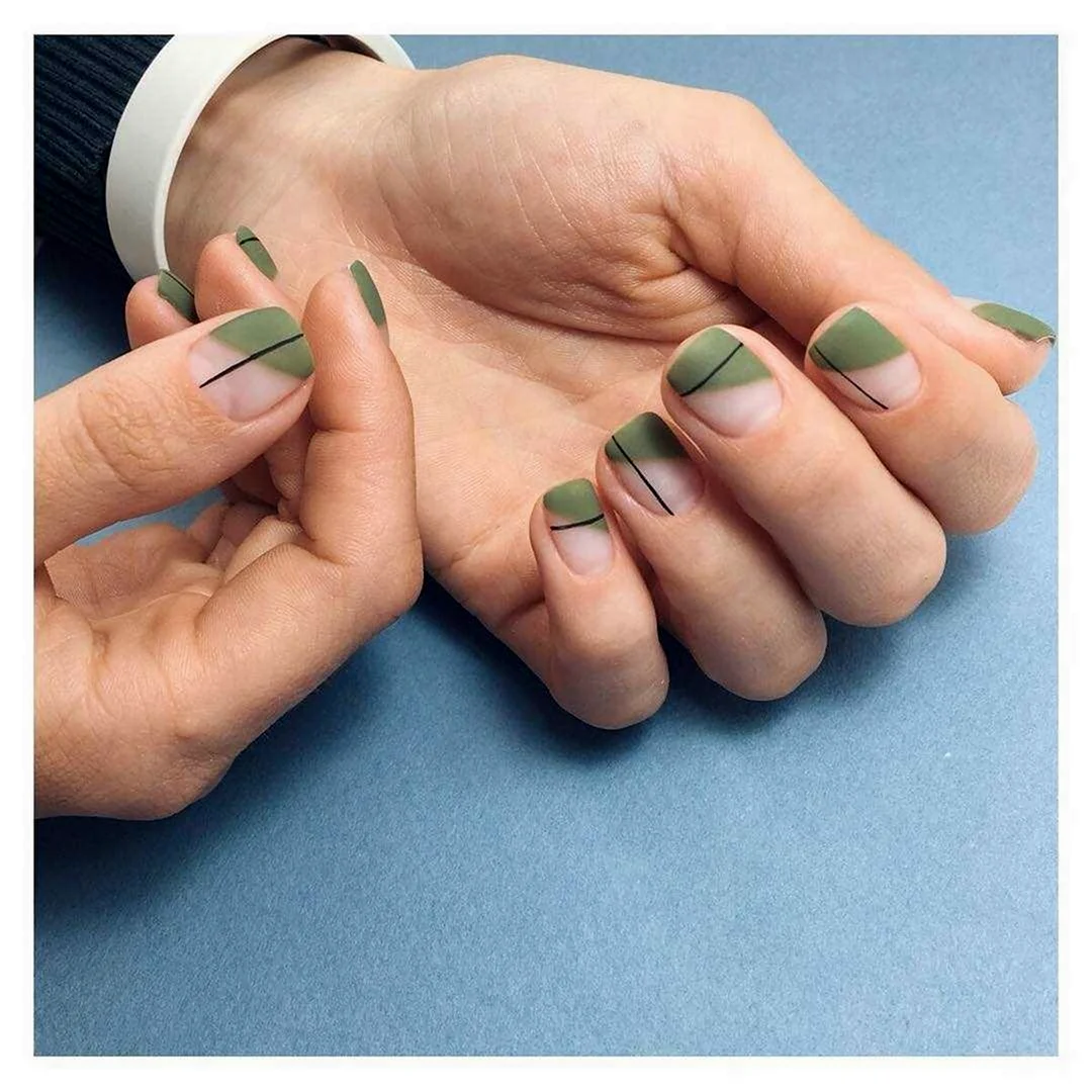Зеленые ногти Минимализм