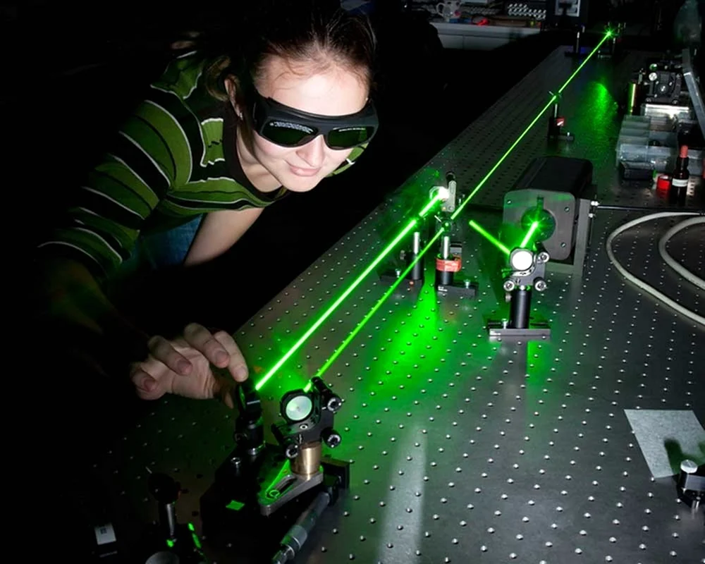 Зелёный лазер в лаборатории