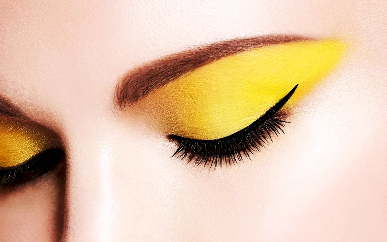 Жёлтый макияж глаз