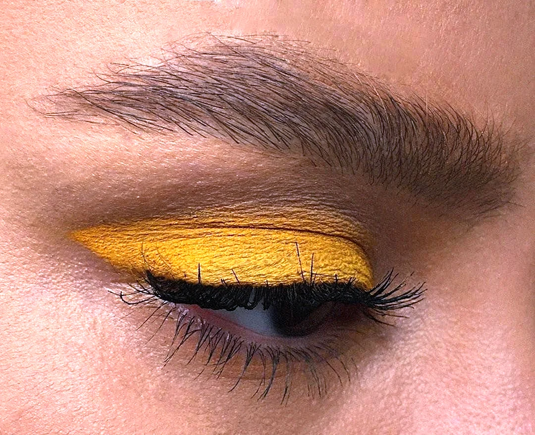 Жёлтый макияж глаз