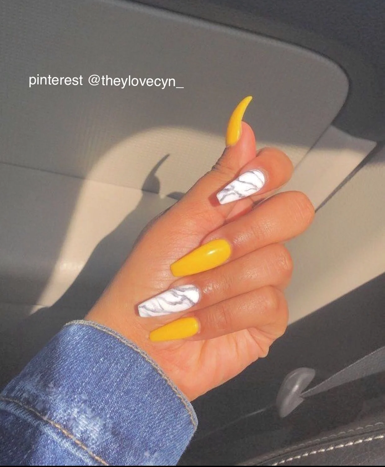Жёлтый оранжевыйманикюр на длинные ногти