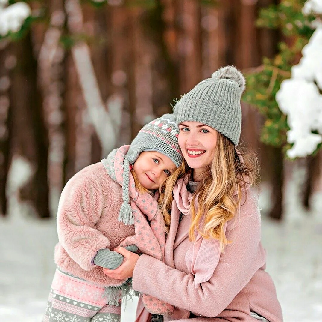 Зимняя фотосессия мама с дочкой